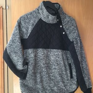Abercrombie & Fitch Asymmetrical Snap up fleece-Sm